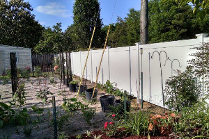 Vinyl fence in Englewood