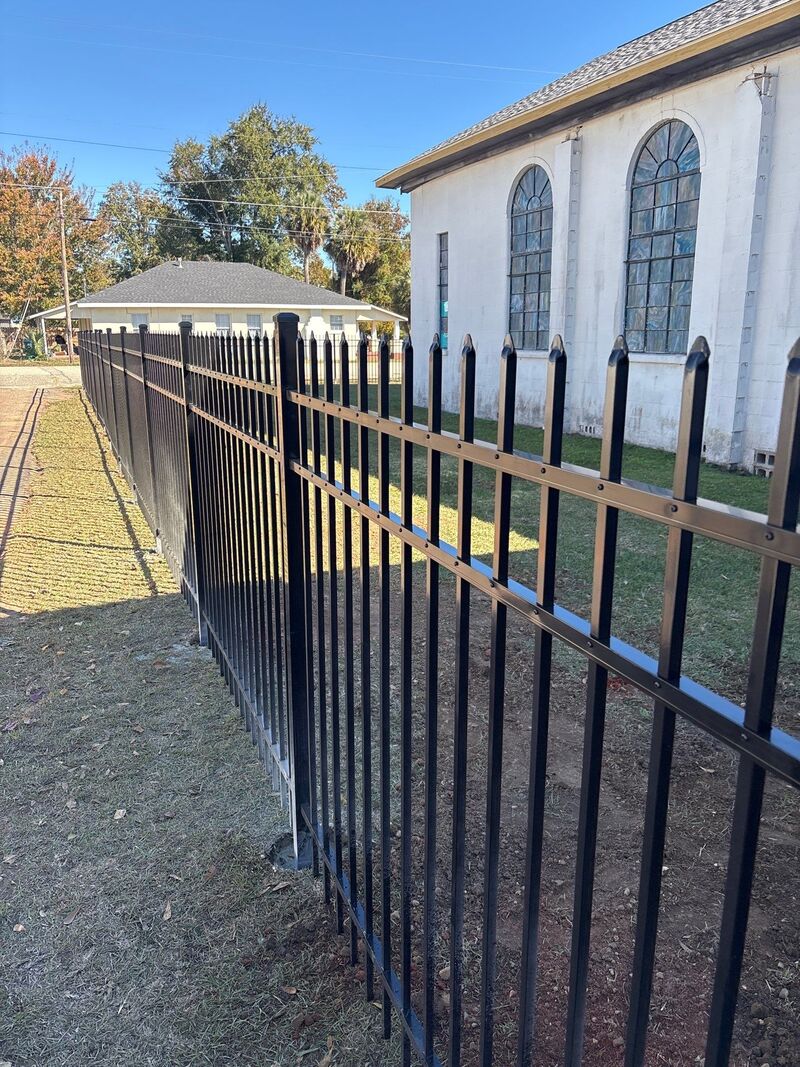 Flomaton Install: 5ft Spiked-Top 3-Rail Aluminum Fence + Gate